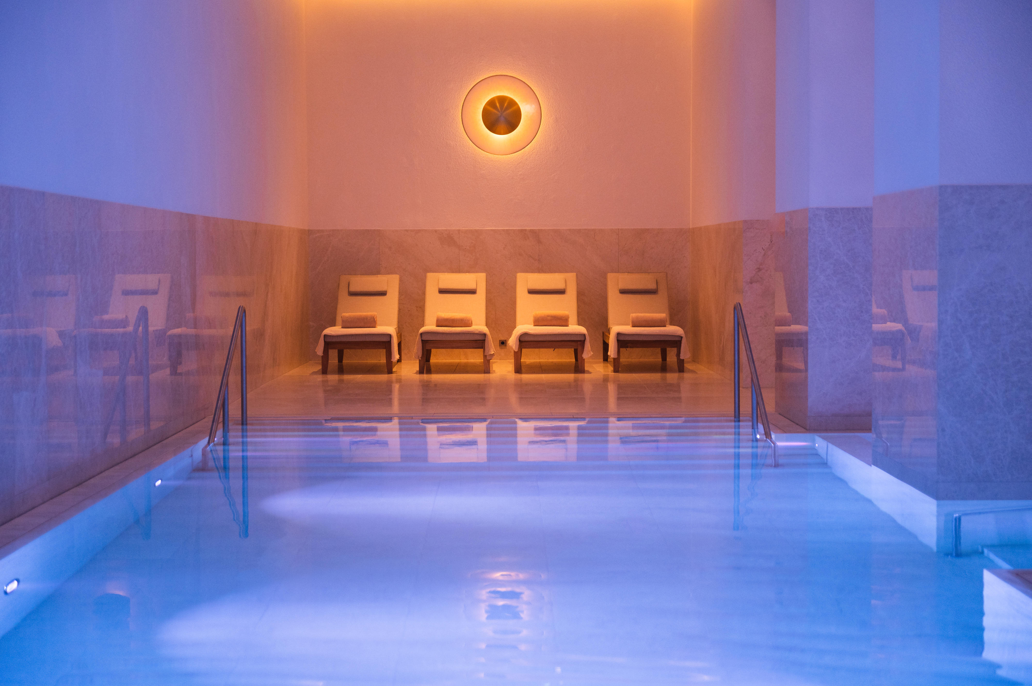 Spa area with pool at Hotel Almanac