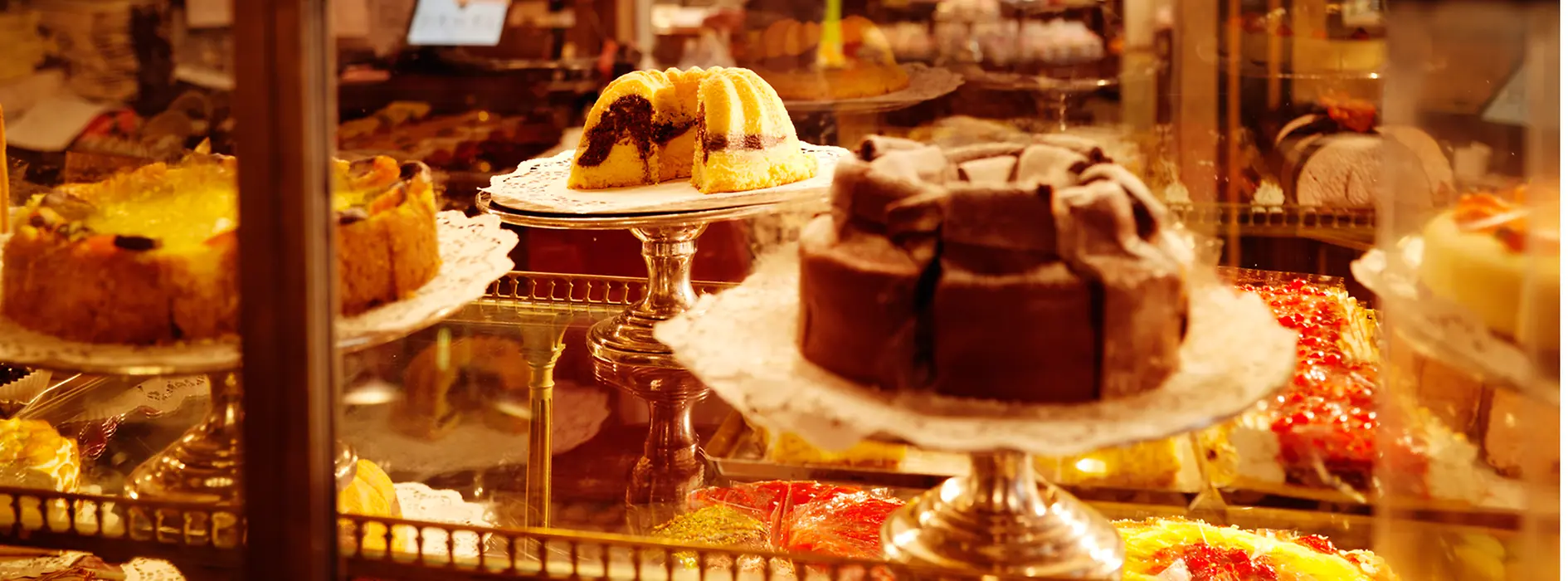 Verschiedene Torten im Café Demel 