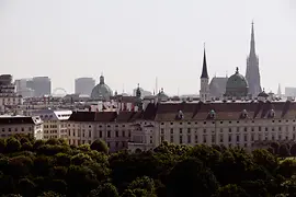 Vedere asupra Centrului Istoric al Vienei cu Domul Sf. Ştefan în fundal