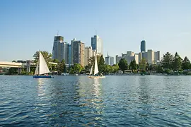 Segelboot auf der alten Donau