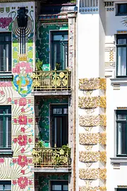 Majolikahaus, facade detail 