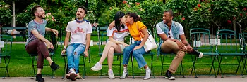 Gay and lesbian friends in the Volksgarten 