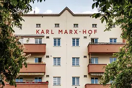 Karl Marx Hof, exterior view