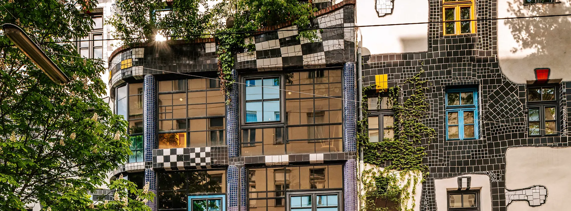 Kunst Haus Wien. Museum Hundertwasser, exterior view