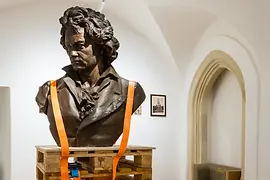 Busto de bronce de Beethoven en el Museo de Beethoven, sobre el capítulo vermachen
