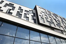 Executive Academy by NO.MAD Arquitectos 
