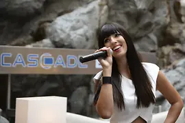 Cascade Bar at Vienna Marriott Hotel, singer Caroline Kreutzberger