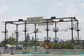Kinder im Kletterpark Donauinsel