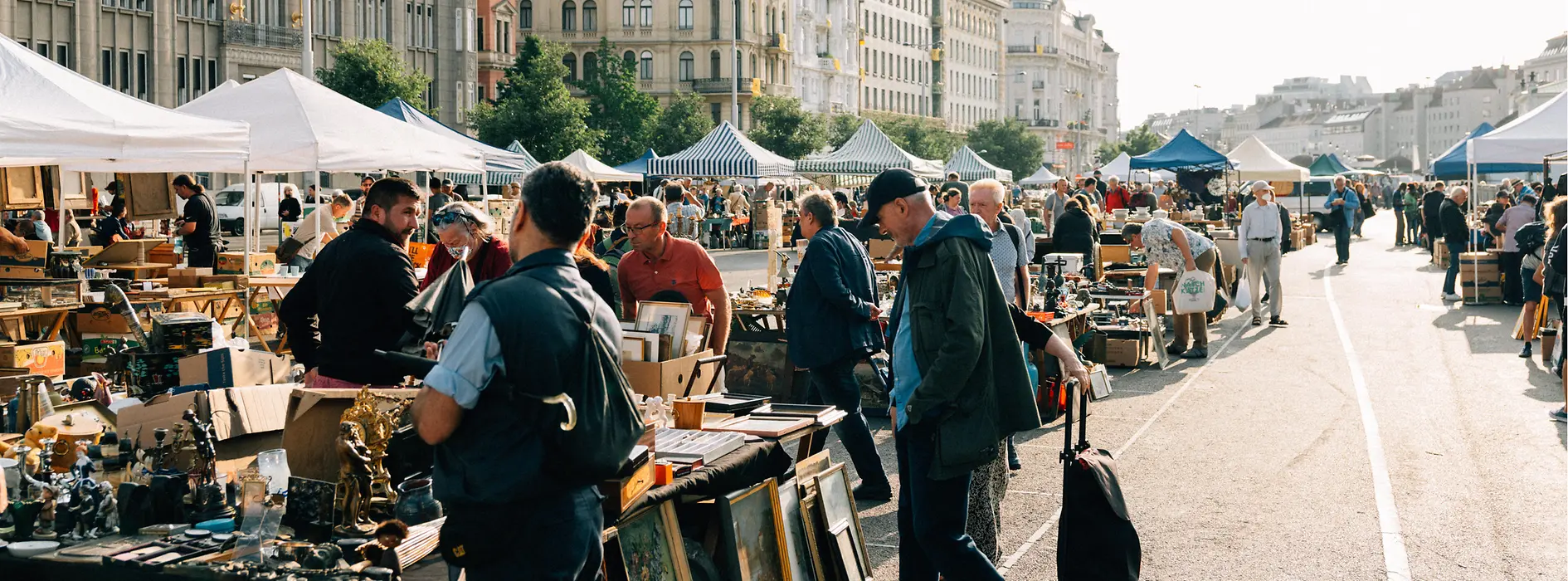 Pchli targ na targu Naschmarkt 