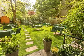 A Gartencafès étterem kertje 