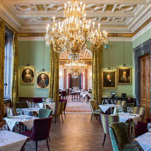 Gerstner Café-Restaurant, Palais Todesco, Innenansicht, gedeckte Tische
