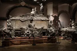 Casket with sculptures
