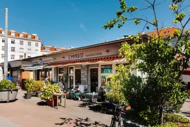 Restaurant room 37 from the outside