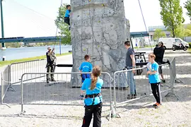 Kletterturm mit Kindern