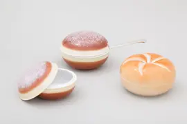Porzellandose in Krapfen- und Semmelform