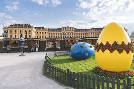 Stall at the Easter Market in front of Schönbrunn Palace