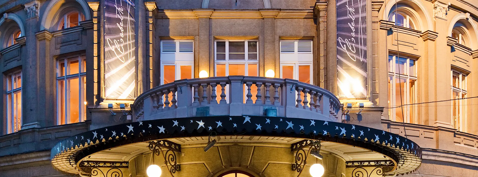 Raimund Theater, view from outside