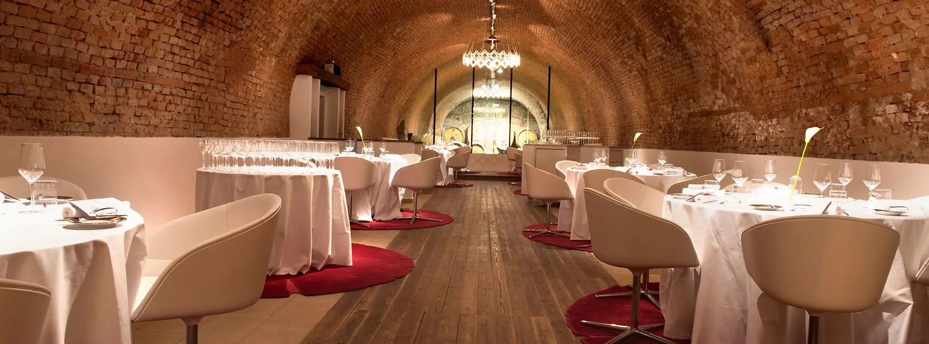 Restaurant Amador, Innenansicht, gedeckte Tische