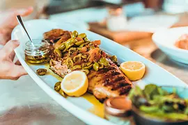 Comer del plato