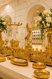 Milan centerpiece