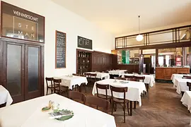 Vedere interioară a restaurantului Steman