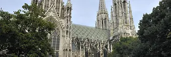 Votivkirche von außen (Seitenfront)