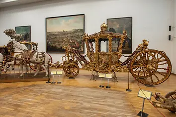 Wagenburg, golden carriage