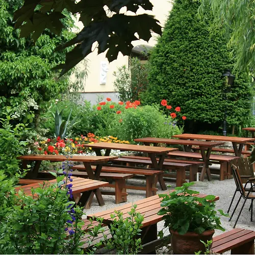 Steinklammer Winery & Wine Tavern, Outdoor Dining Area