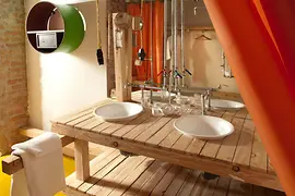 Bagno in una stanza degli ospiti