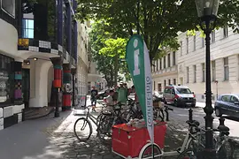 Mobile Tourist-Info mit dem Lastenfahrrad vor dem Kunsthaus