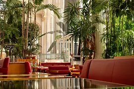 Palmenhaus, restaurace, pohled do interiéru