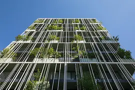 "Studio Zwei" residential building in the 2nd district: Exterior shot, façade greenery