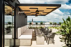 Rooftop bar with view over Vienna