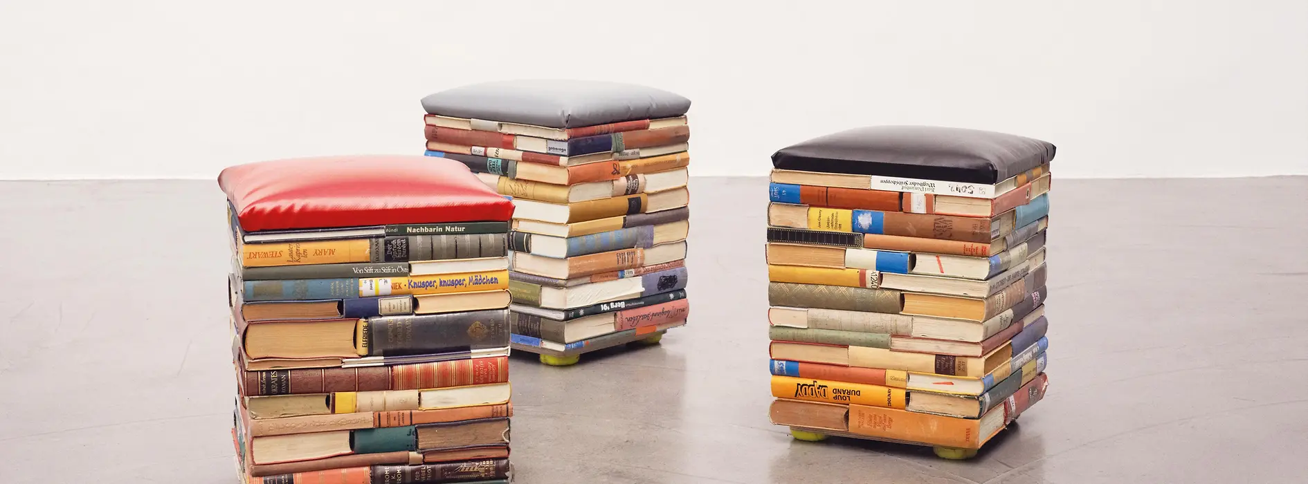 Gabarage Upcycling Design: book stool