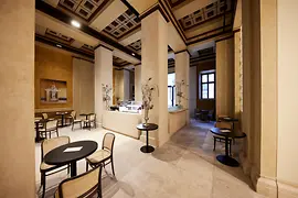 Parliament: Dining, interior shot