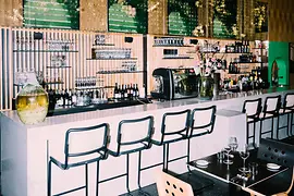 Schatz ImHof, vista interior, barra