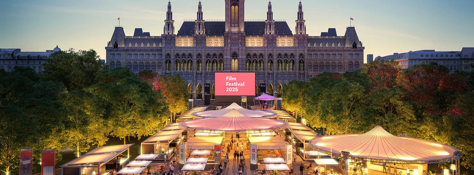 Vista serale dall’alto sul Film Festival 2025 davanti al Municipio di Vienna con numerosi stand.